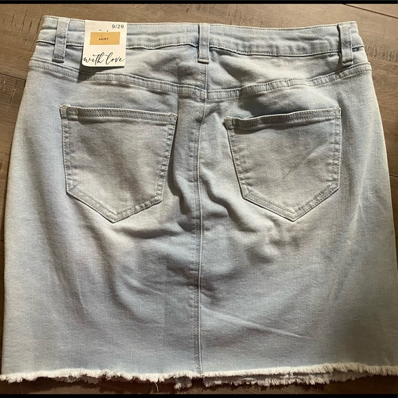 🆕NWT- YMI HIGH RISE FADED DENIM SKIRT - Picture 4 of 5